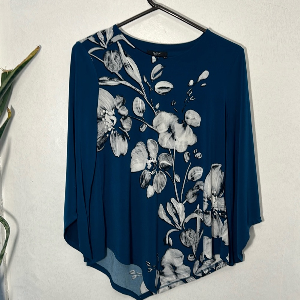 Green/blue dressy blouse size medium petite